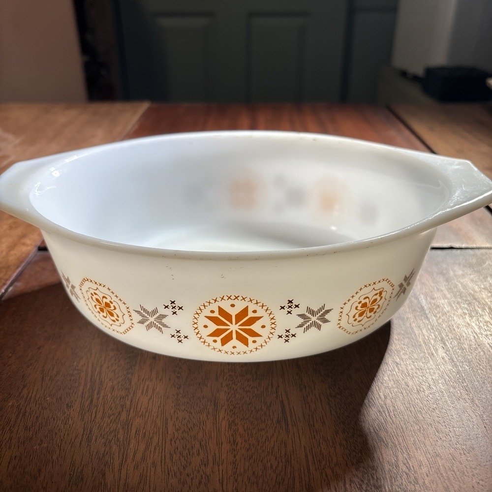 Pyrex Town & Country 1.5 Quart Oval Casserole‎ Dish without Lid
